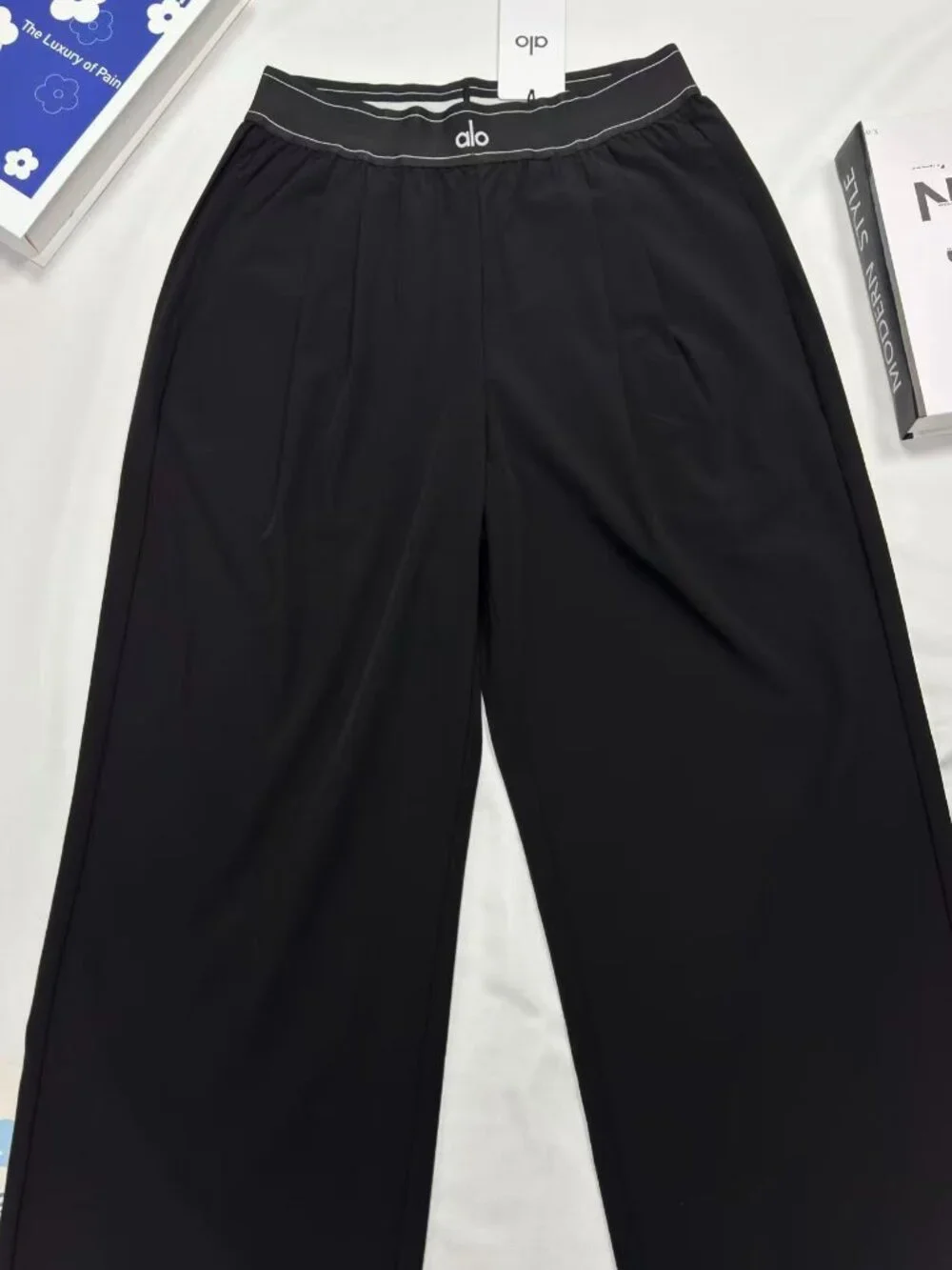 Alo Yoga Suit Up Trouser Size M，Womens Black Pants Alo Pants Brand New